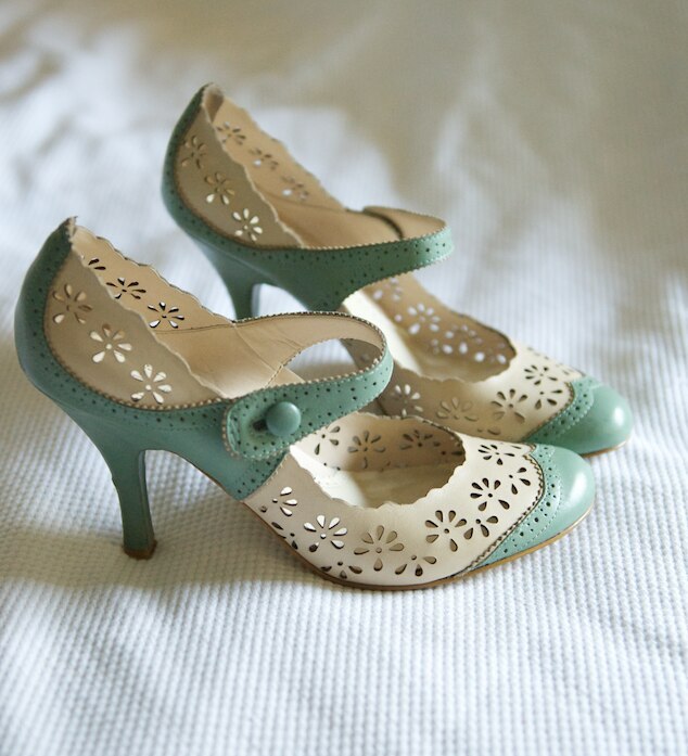 Women's high heels stiletto round toe large size shoes